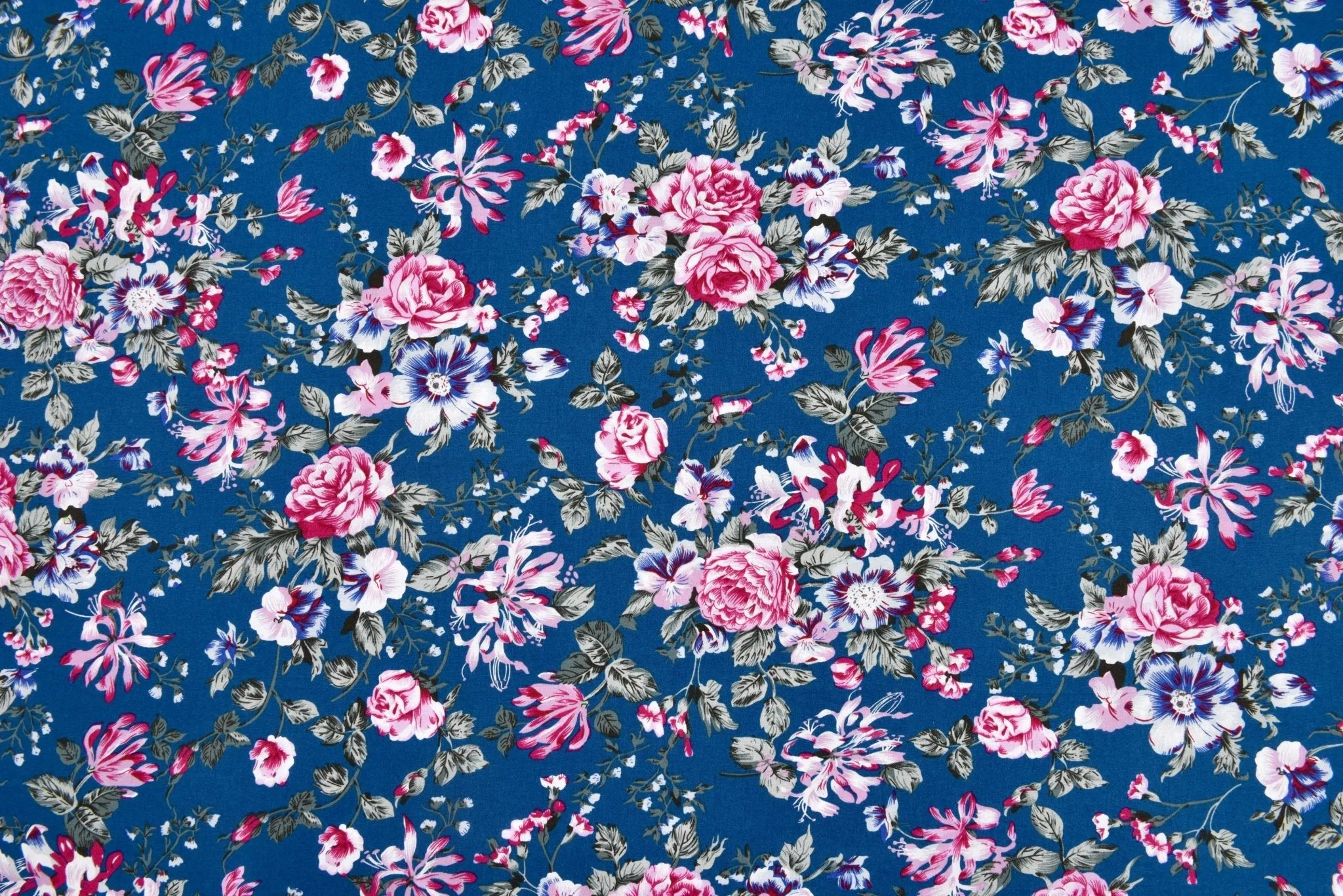 100% Cotton Loom Line Roses Bloom Fabric - 3099