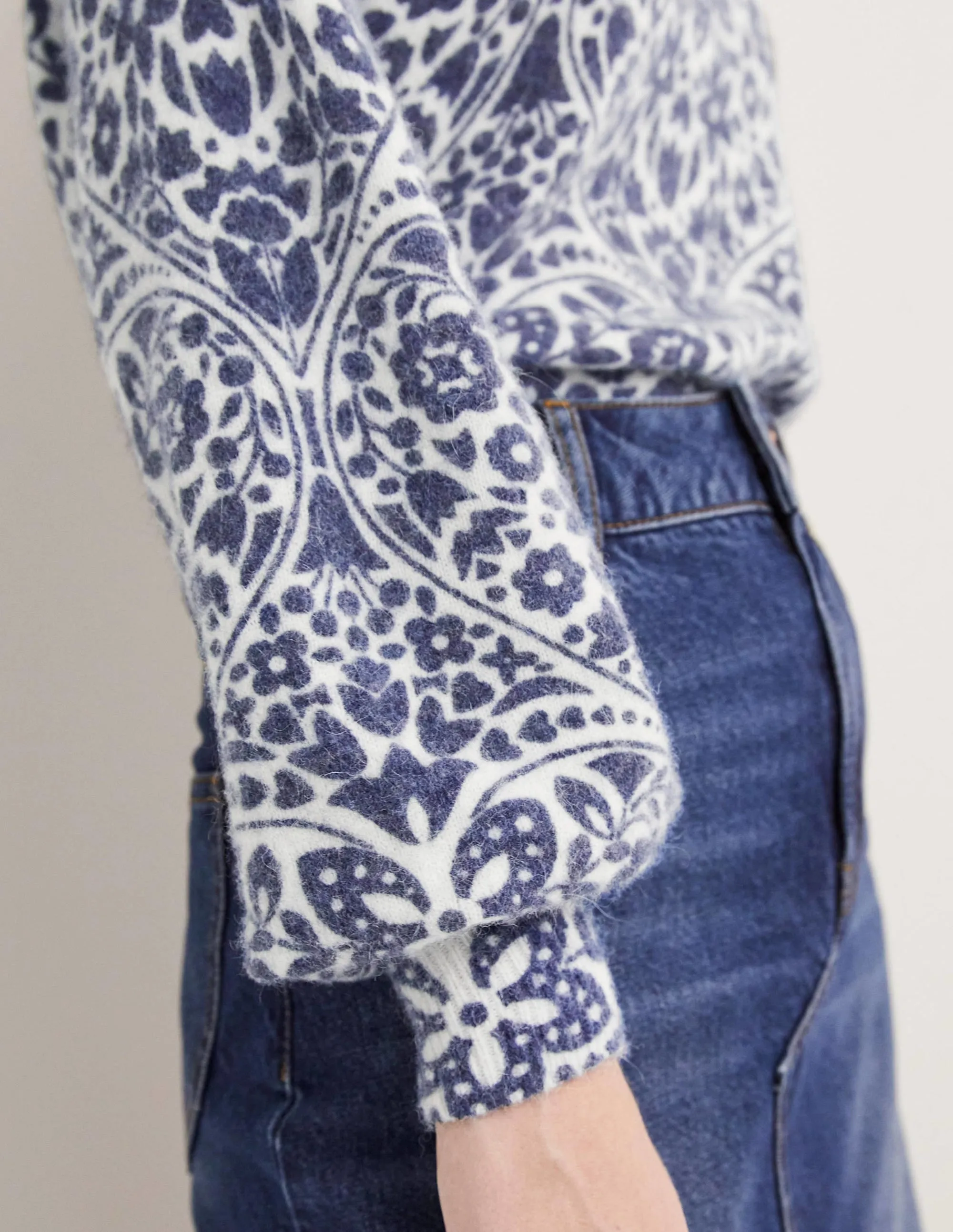 Blouson Sleeve Fluffy Jumper-Ivory, Navy Heart Bloom