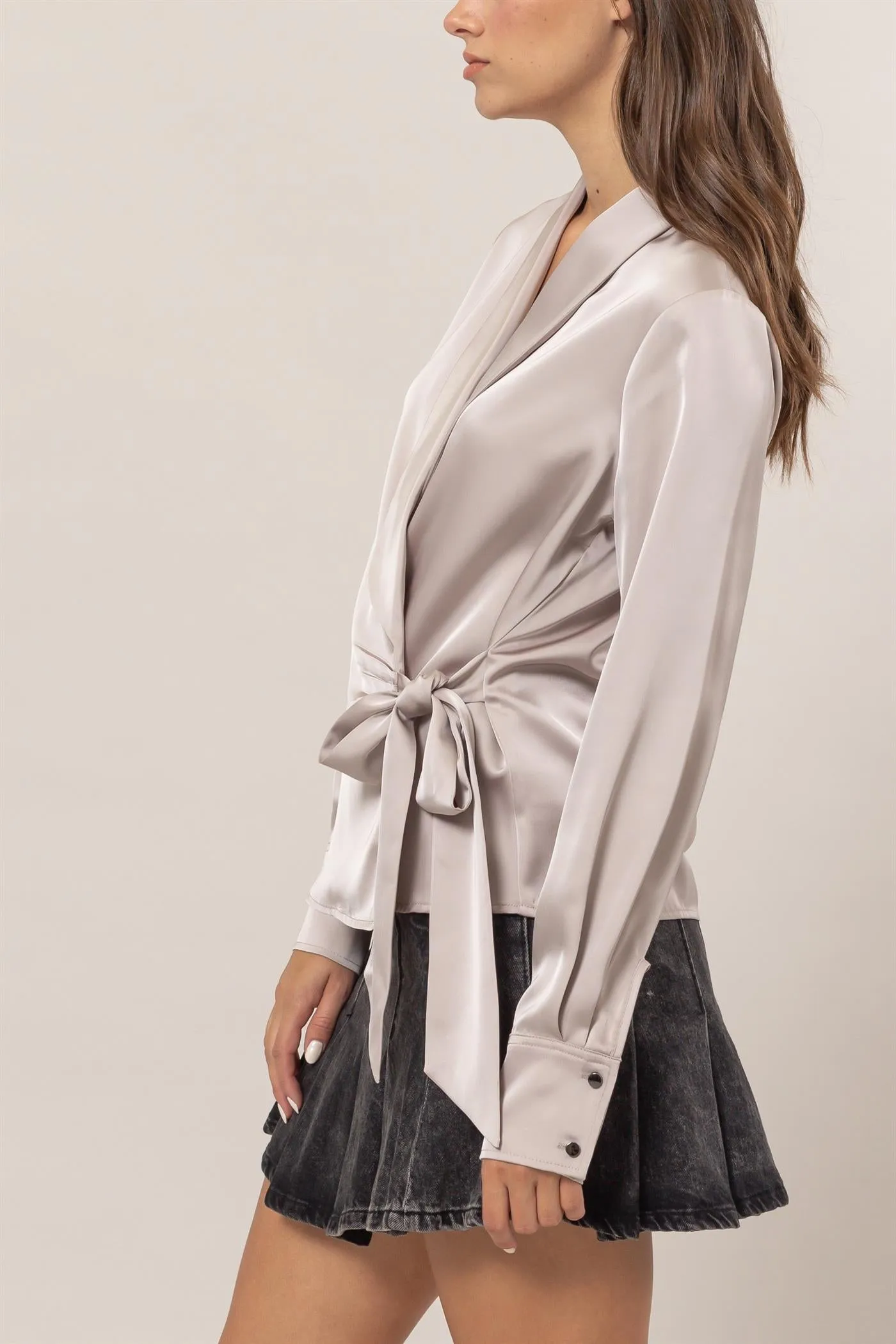 HF25C137-Long Sleeves Satin Blouse With Tie Detail