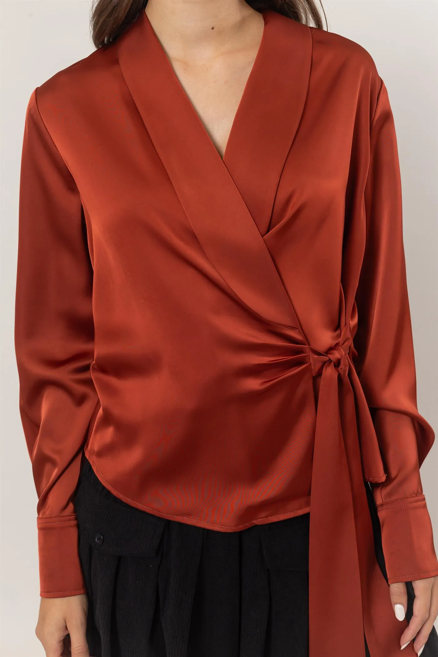 HF25C137-Long Sleeves Satin Blouse With Tie Detail