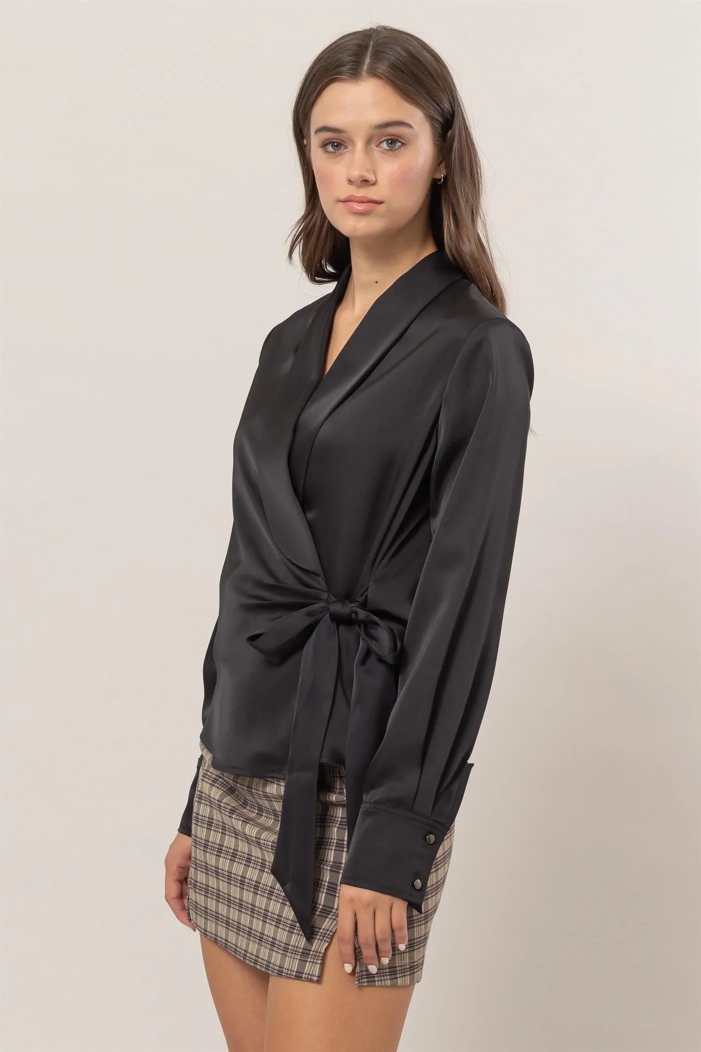 HF25C137-Long Sleeves Satin Blouse With Tie Detail