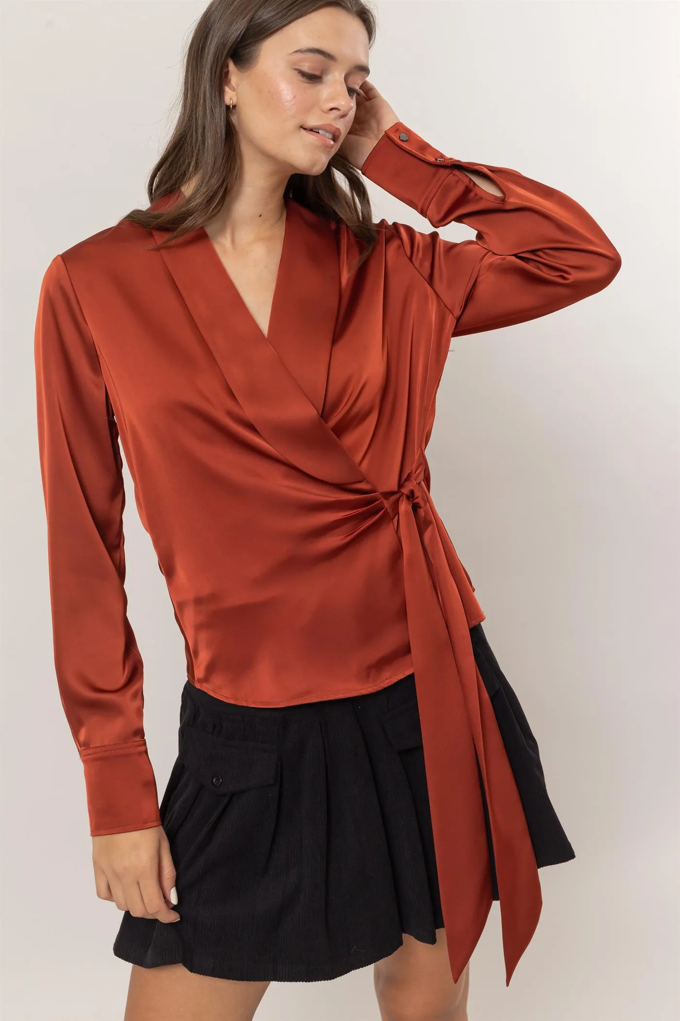 HF25C137-Long Sleeves Satin Blouse With Tie Detail