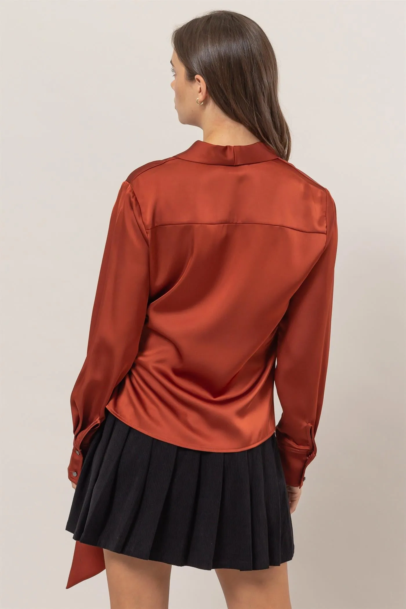 HF25C137-Long Sleeves Satin Blouse With Tie Detail