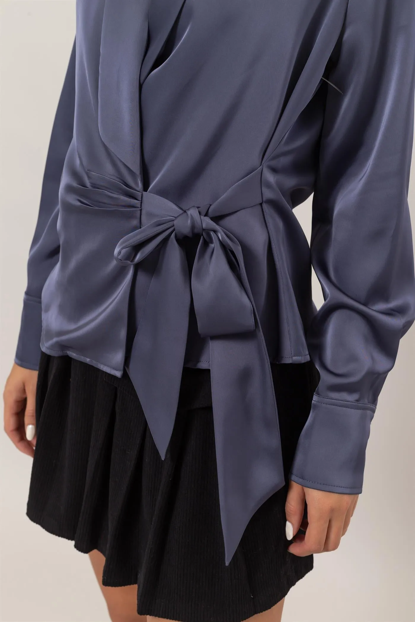 HF25C137-Long Sleeves Satin Blouse With Tie Detail