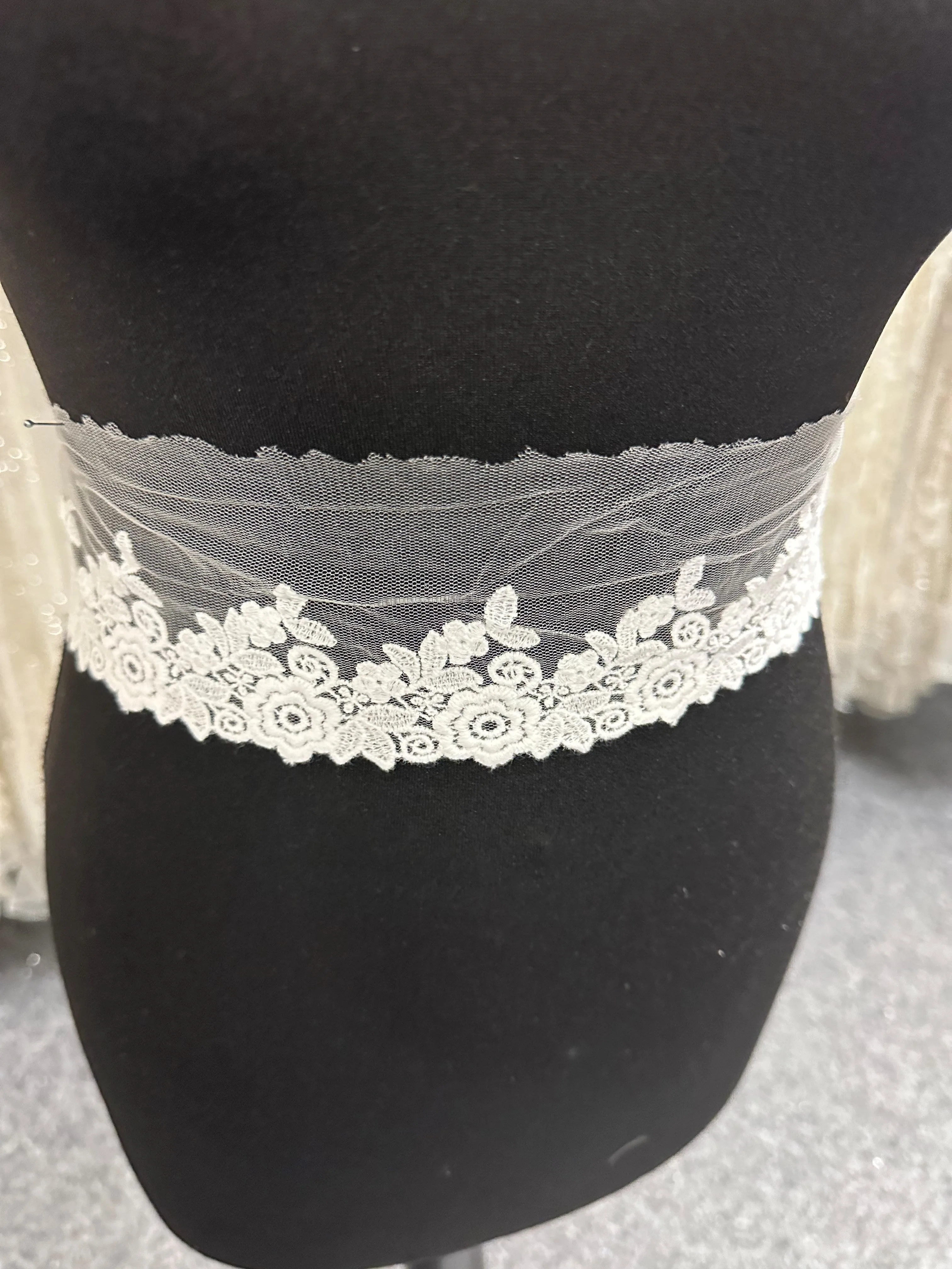 Ivory Embroidered Lace Trim - Condor