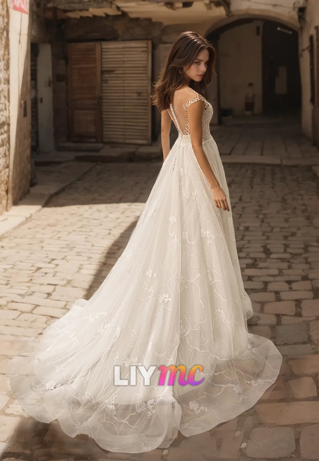 Sweetheart Sleeveless Lace Appliques Tulle A-Line Wedding Dress