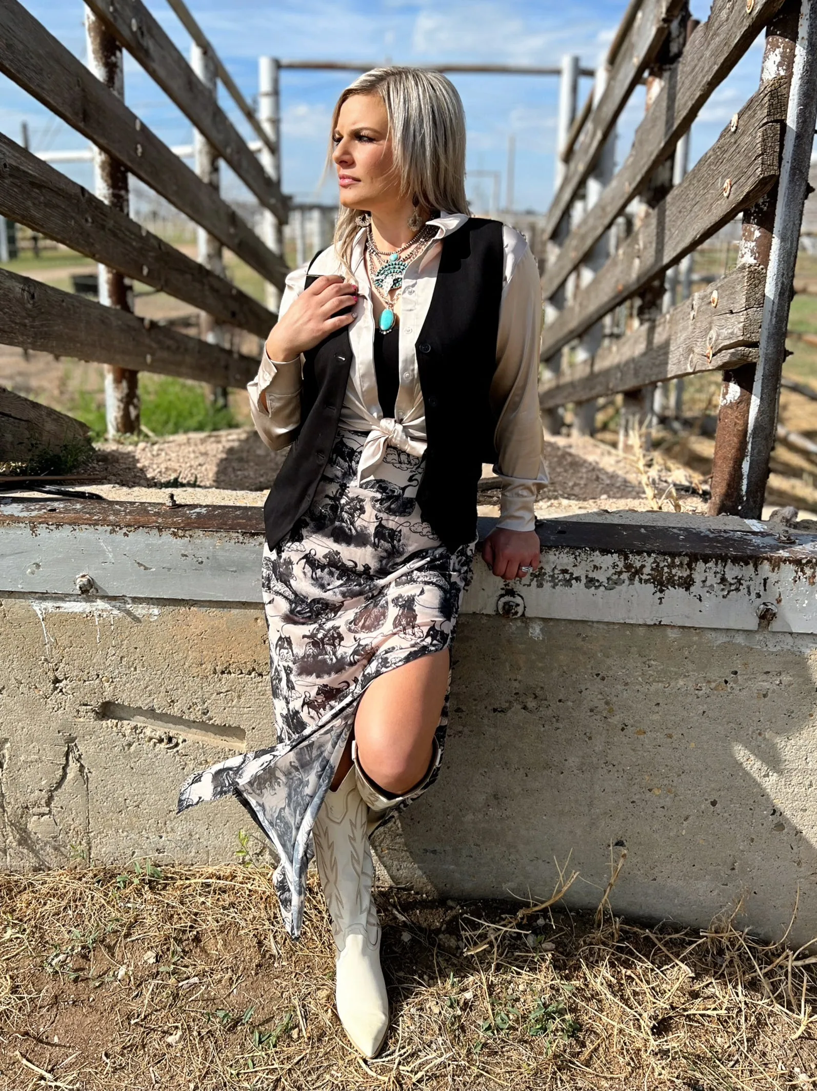 The Beth Western Style Vest Black and Brown